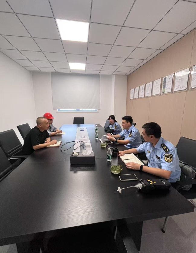 保税区应急执法大队来厂开展“邀约式”执法帮扶